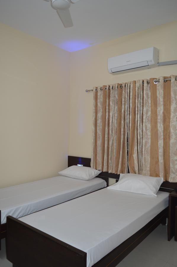 Sr Residency Hotel Tiruchirappalli ภายนอก รูปภาพ