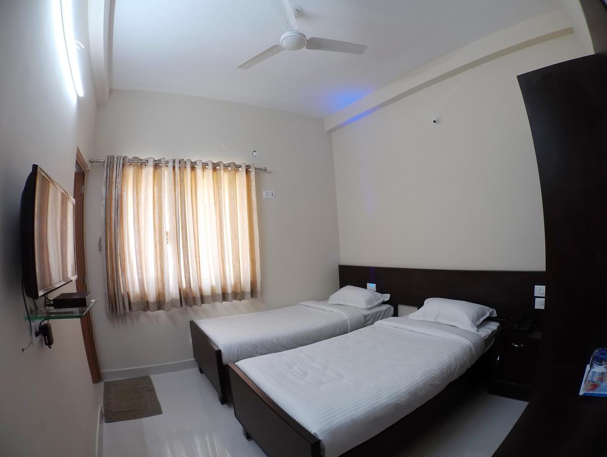 Sr Residency Hotel Tiruchirappalli ภายนอก รูปภาพ